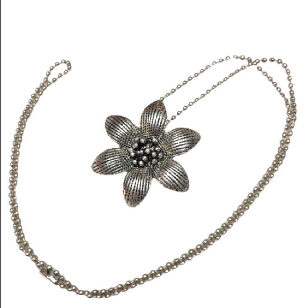 (P2) Flower Necklace